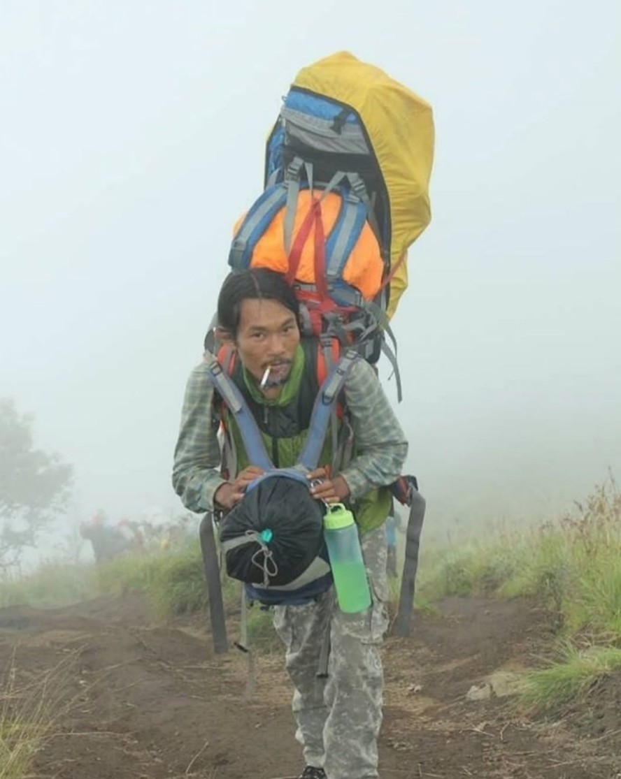 Agam, montanhista voluntário relata resgate de brasileira na Indonésia: 'Fiz o que pude' — Foto: Reprodução