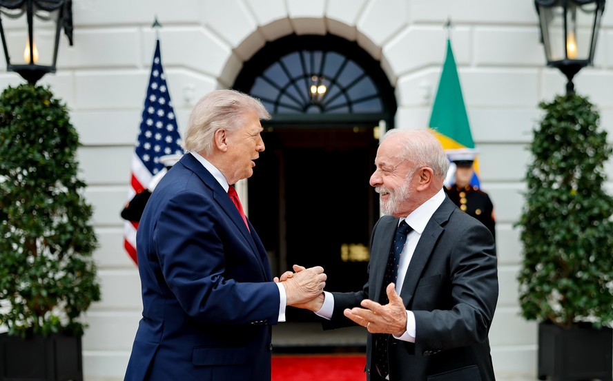 Mesmo sem definições, Lula elogia reunião com Trump e se diz 'otimista'  sobre 'parceria' com os EUA. Veja como foi o encontro