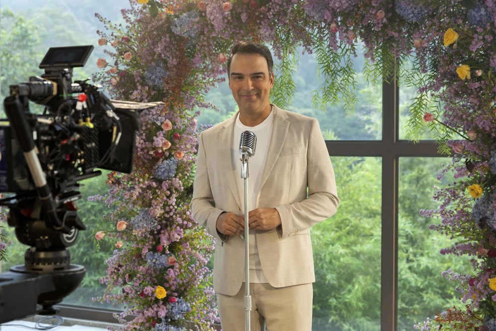 Tadeu Schmidt na gravação da chamada do BBB 25 — Foto: Manoella Mello/TV Globo
