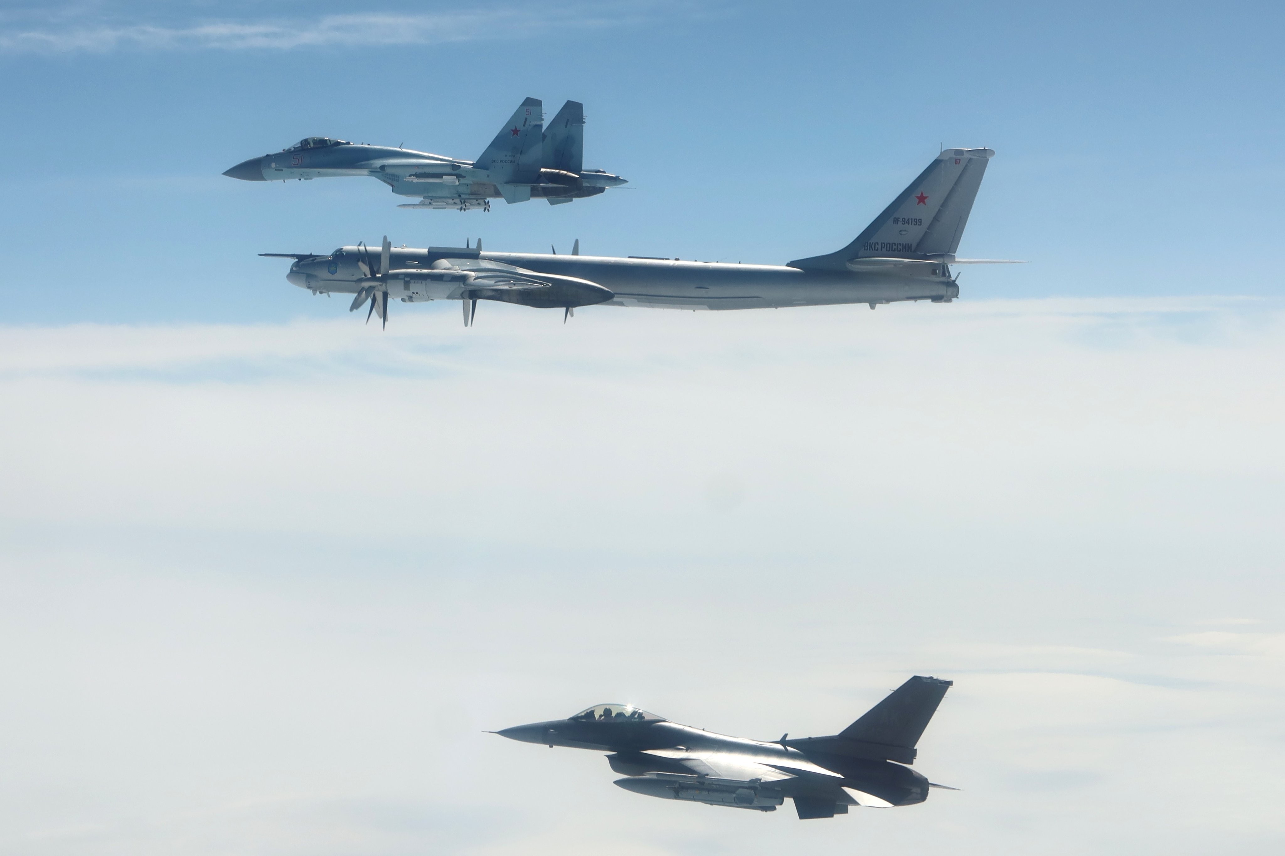 EUA enviam caças para interceptar avião espião russo próximo ao Alasca