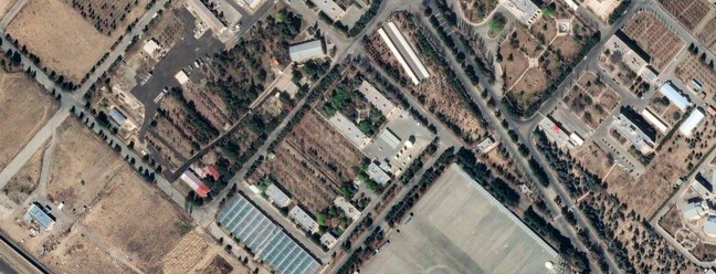 ANTES: Estruturas no quartel-general da Força Aeroespacial do Corpo da Guarda Revolucionária Islâmica (IRGC) — Foto: Reprodução/Redes Sociais/Vantor Tech