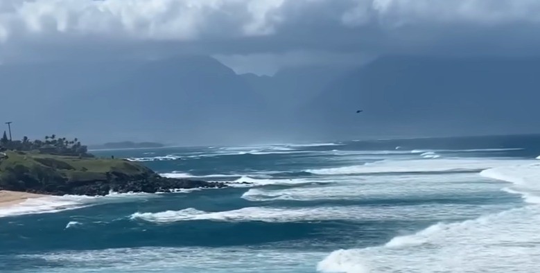 Helicóptero cai no Havaí e deixa pelo menos três mortos