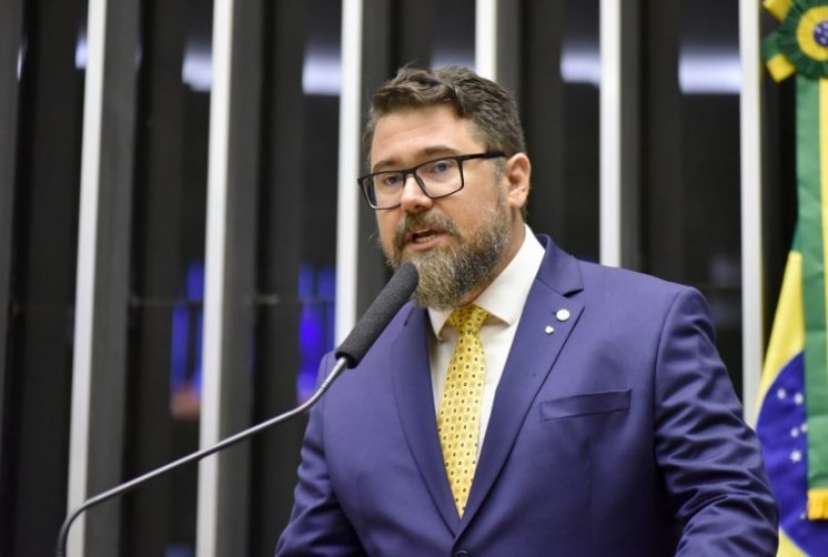 Conselho de Ética aprova suspensão de Pollon por ofensas a H