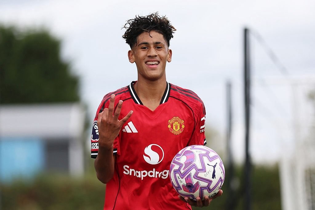 Manchester United adia definição sobre futuro de jovem cobiçado por gigantes europeus; entenda
