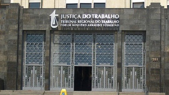 Desembargador é afastado do TRT-1 por denúncias de assédio moral 