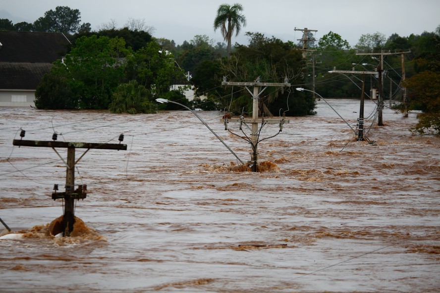 Enchente em Muçum, no Rio Grande do Sul, causada por ciclone extratropical