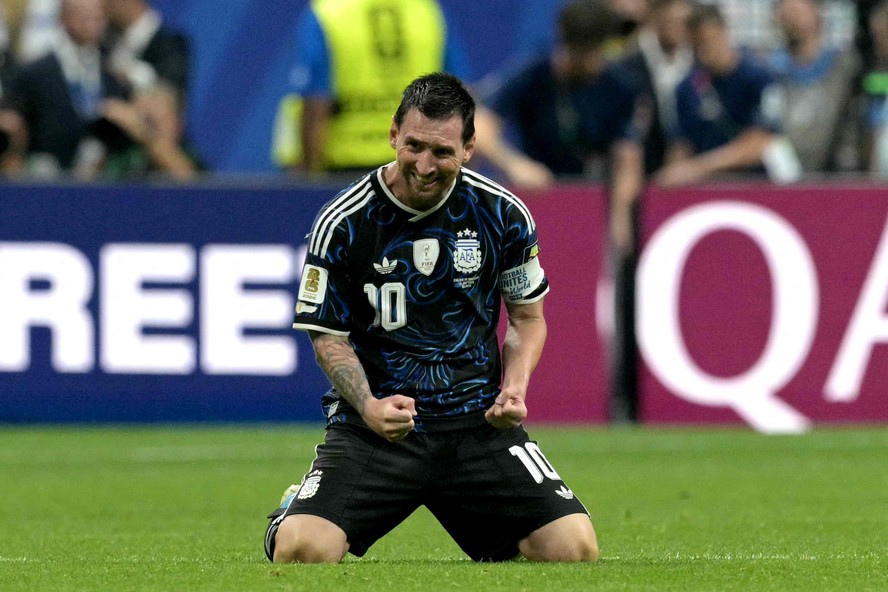 Messi supera Mbappé e assume liderança da Chuteira de Ouro mesmo sem ...