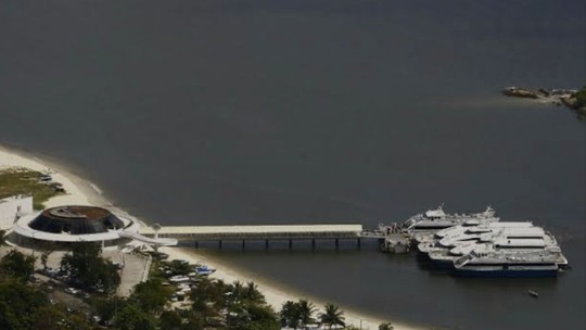 Justiça Federal manda Barcas S.A destruir  estacionamento feito em cima de areia de praia