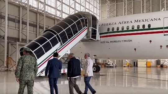 'Luxuosa aeronave': López Obrador cumpre promessa e vende avião presidencial de US$ 220 milhões; veja vídeo