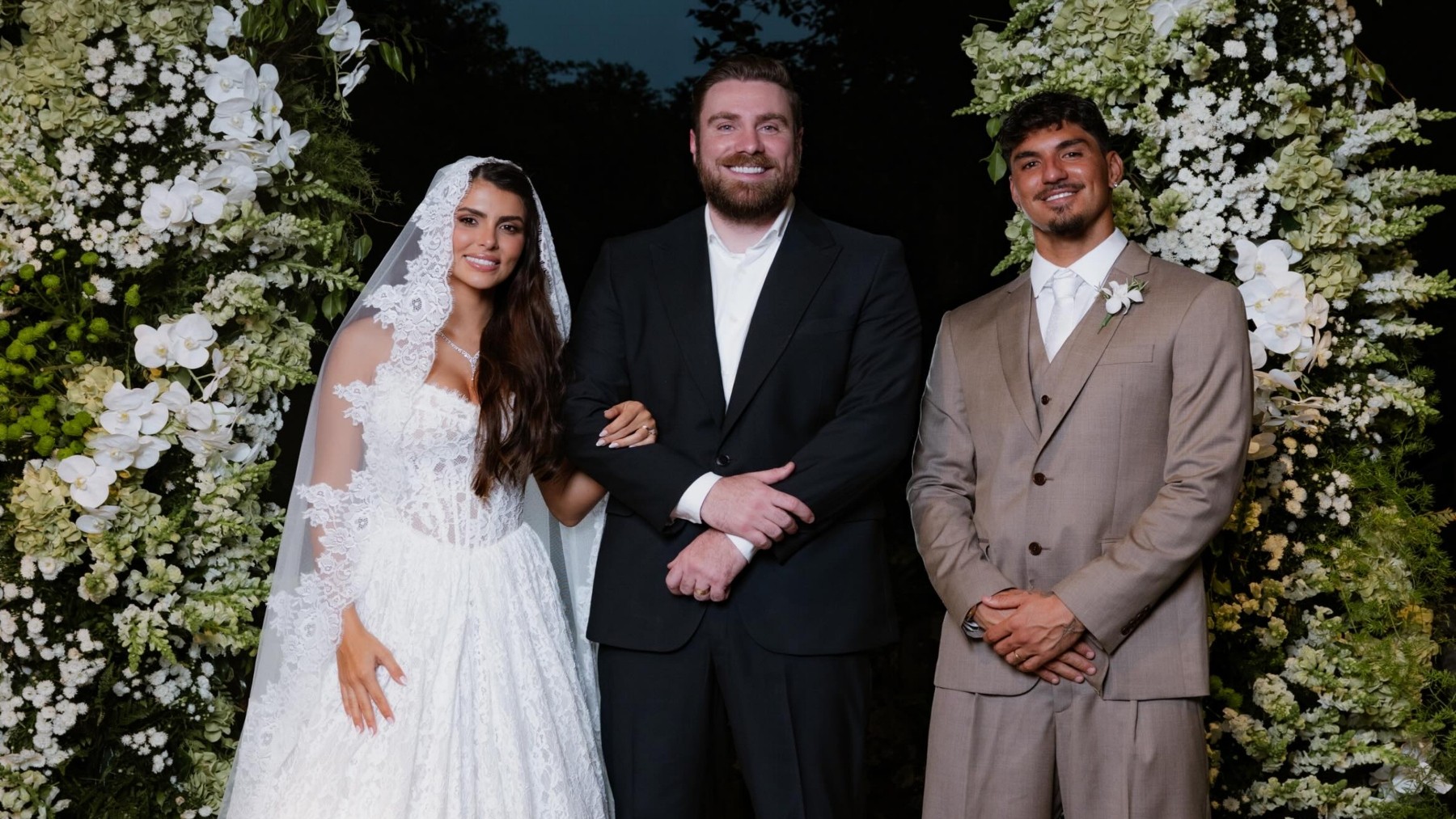 Pastor que celebrou casamento de Gabriel Medina já viralizou com culto envolvendo itens de luxo - QTU Questões do Universo