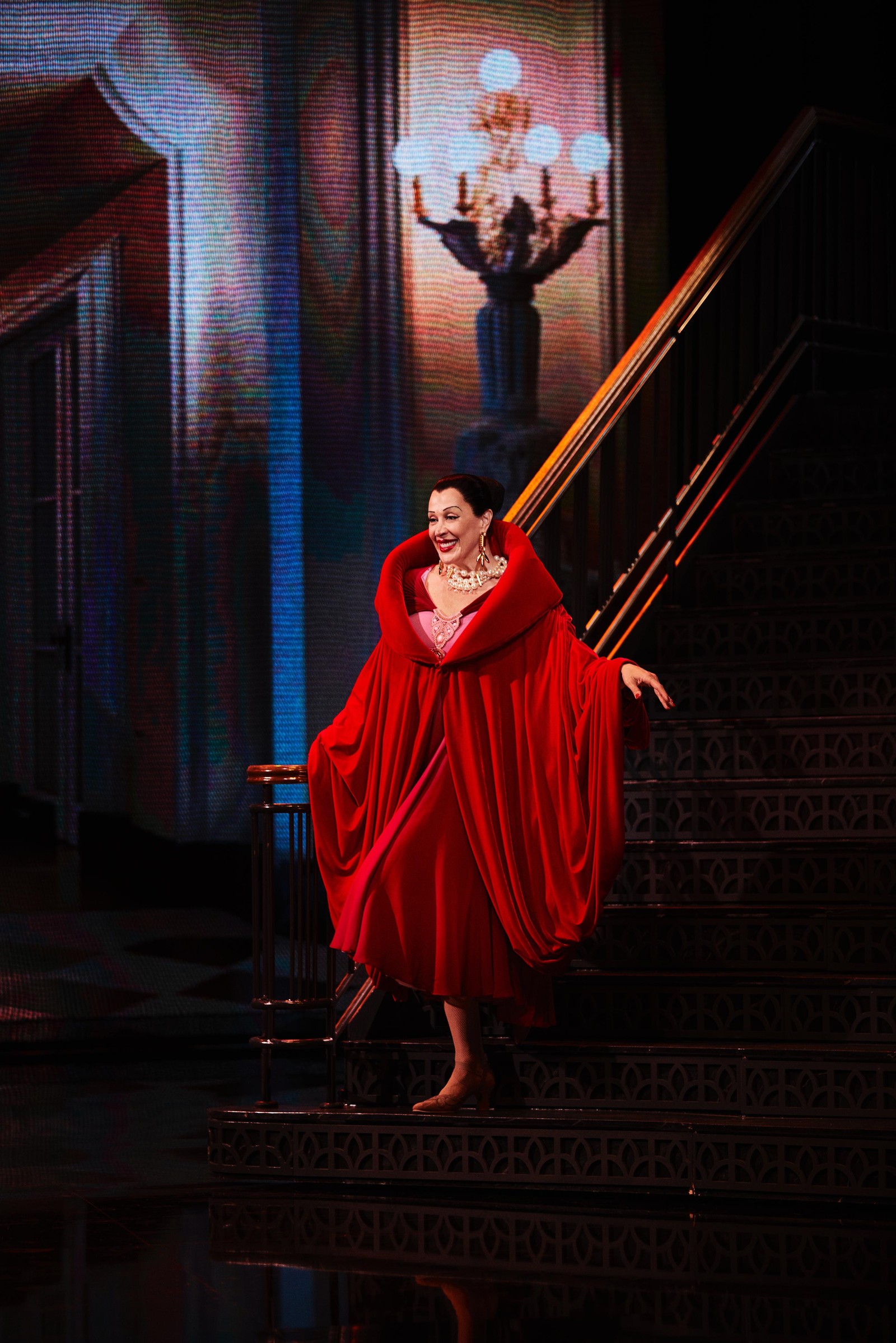 Para a atriz e produtora do musical, figurinos desenvolvidos por Fábio Namatame são ponto alto do espetáculo — Foto: Divulgação/Paschoal Rodriguez