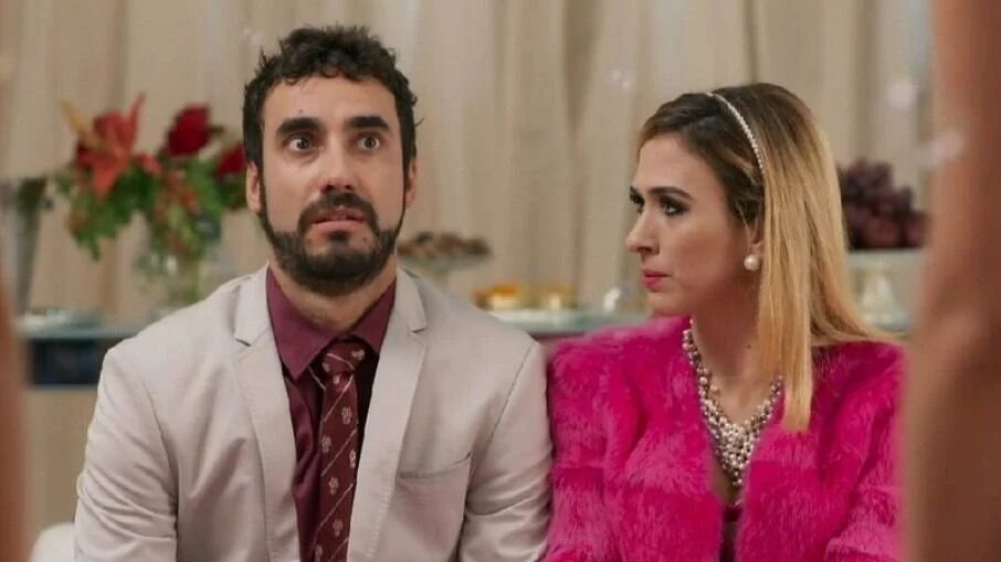 Apresentadora do "Lady Night" se envolveu com Gabriel Godoy, com quem formou par romântico em "Haja Coração" (2016) — Foto: Reprodução: TV Globo