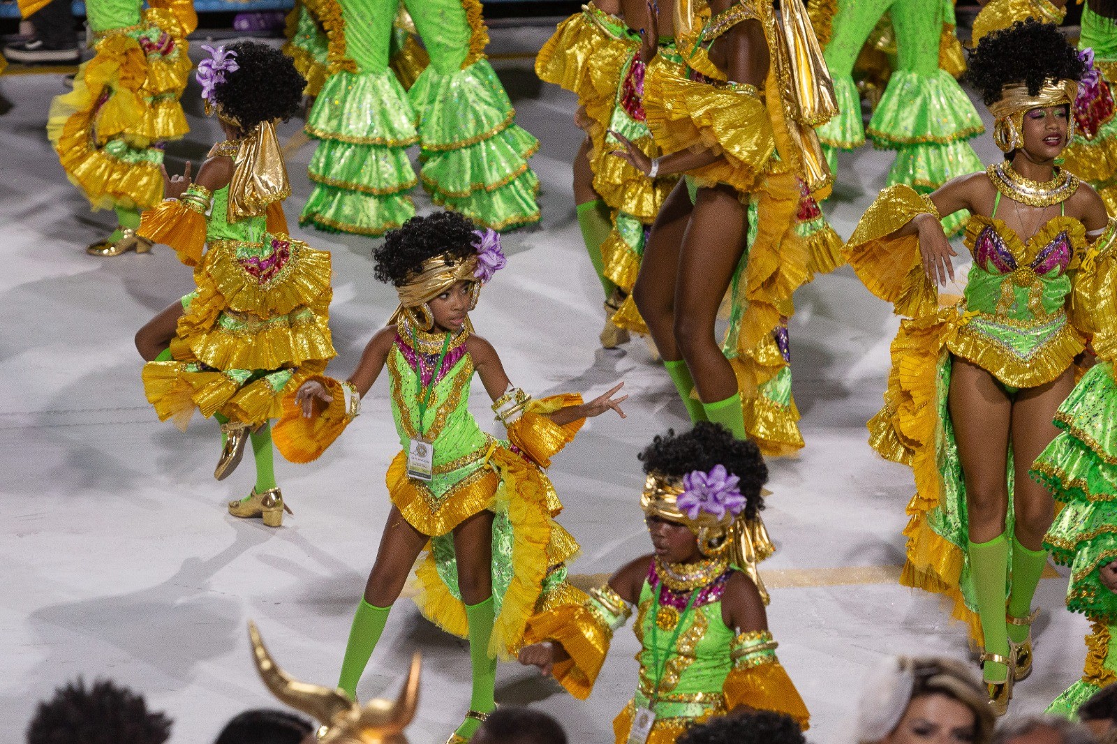 Mocidade ganha Estandarte de Ouro de melhor ala de passistas do carnaval 2026. Jurados destacaram a naturalidade dos componentes, se coreografias fechadas — Foto: Júlia Aguiar/ Agência O Globo