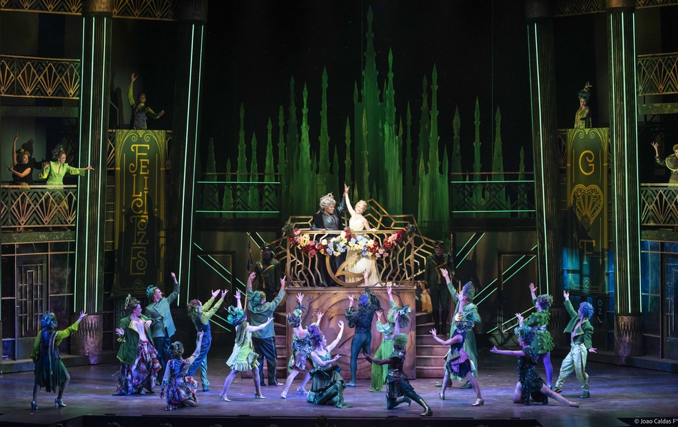 Cena de 'Wicked', superprodução que chega ao Rio em julho — Foto: João Caldas