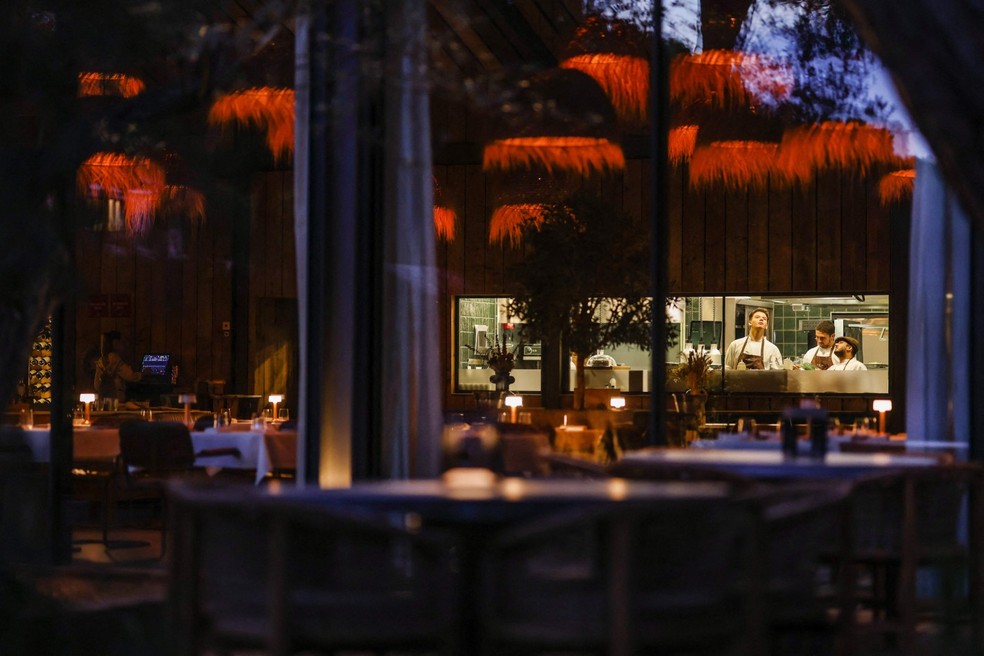 Uma vista do hotel “Sublime” na Comporta; região marcada por pinhais e dunas que se estendem ao longo das praias quase desertas do sudoeste de Portugal. — Foto: Patricia de Melo Moreira / AFP