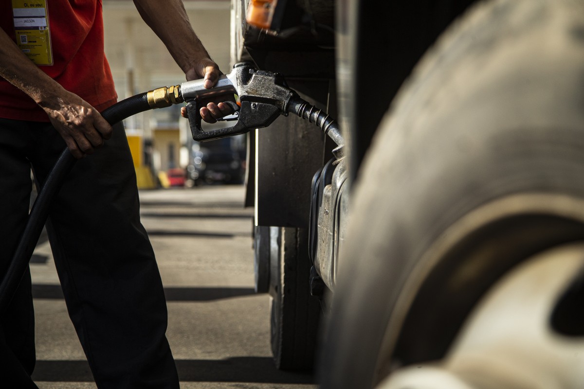 Petrobras vai reduzir em 4,6% o preço do óleo diesel nas refinarias a partir de amanhã