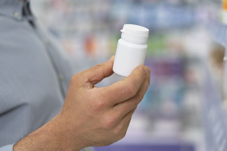 A farmacêutica Gilead atrasou o desenvolvimento de um remédio inovador para aumentar seus lucros