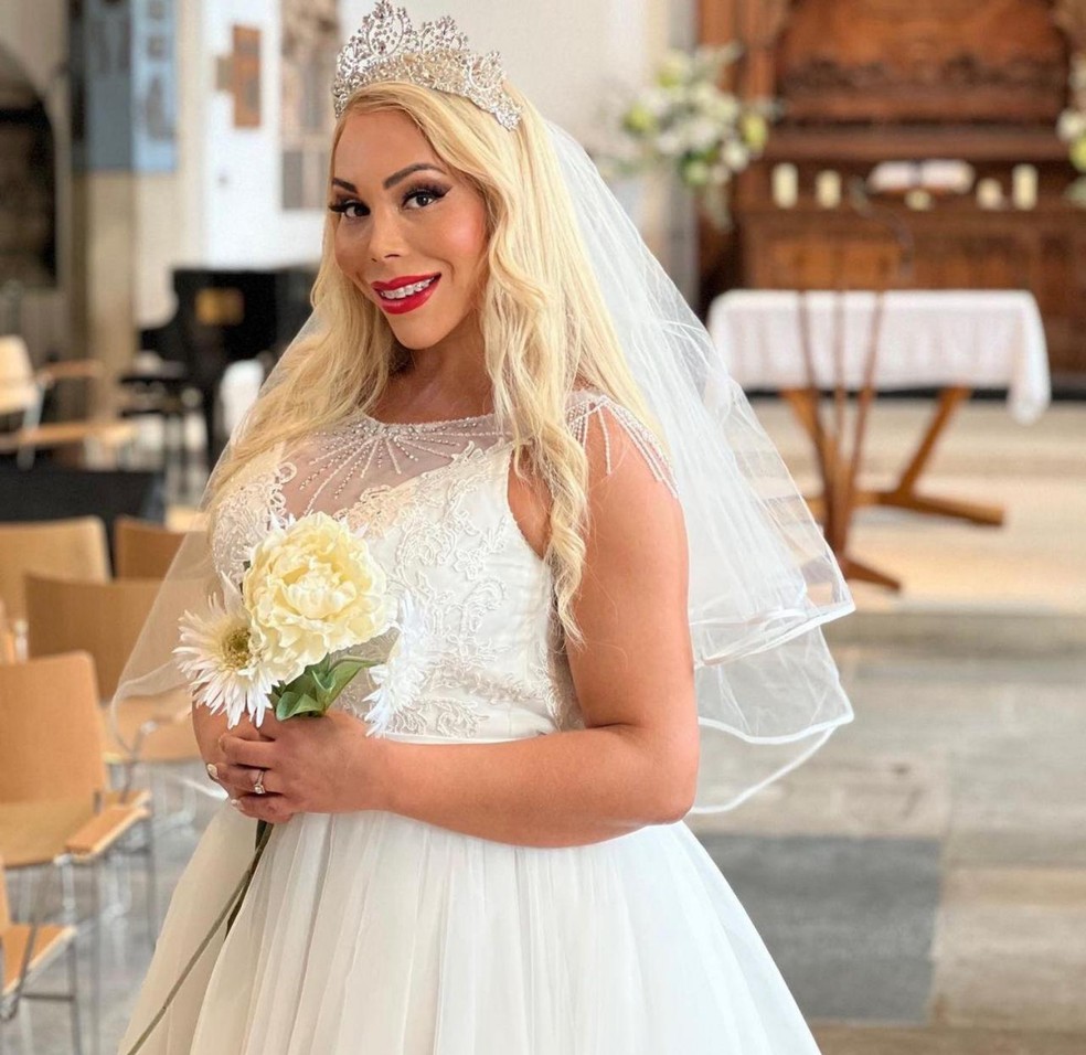 Suellen Carey havia casado consigo mesma  — Foto: Divulgação