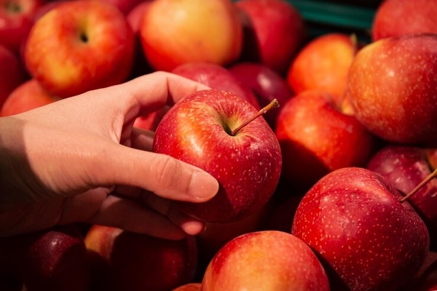 Maçãs frescas fazem parte de uma alimentação saudável