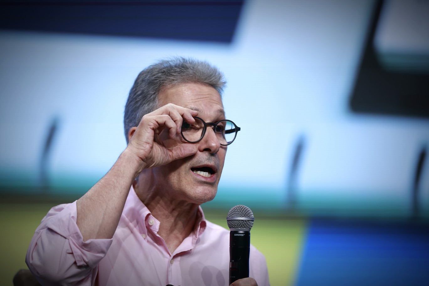Zema mantém discurso de união da direita, mas volta a critic