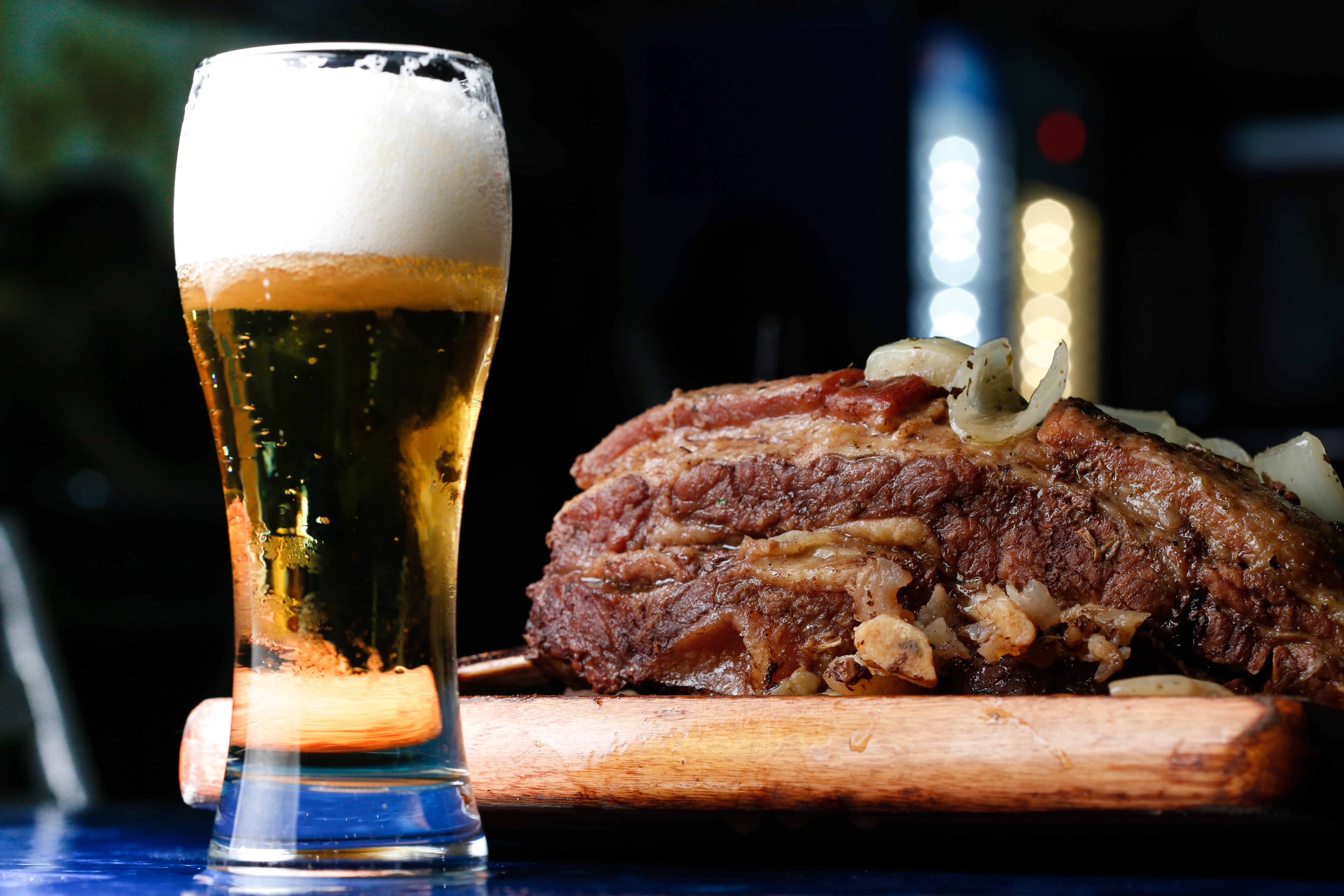 Água no chope: o pessimismo da Faria Lima com o mercado de cerveja no Brasil