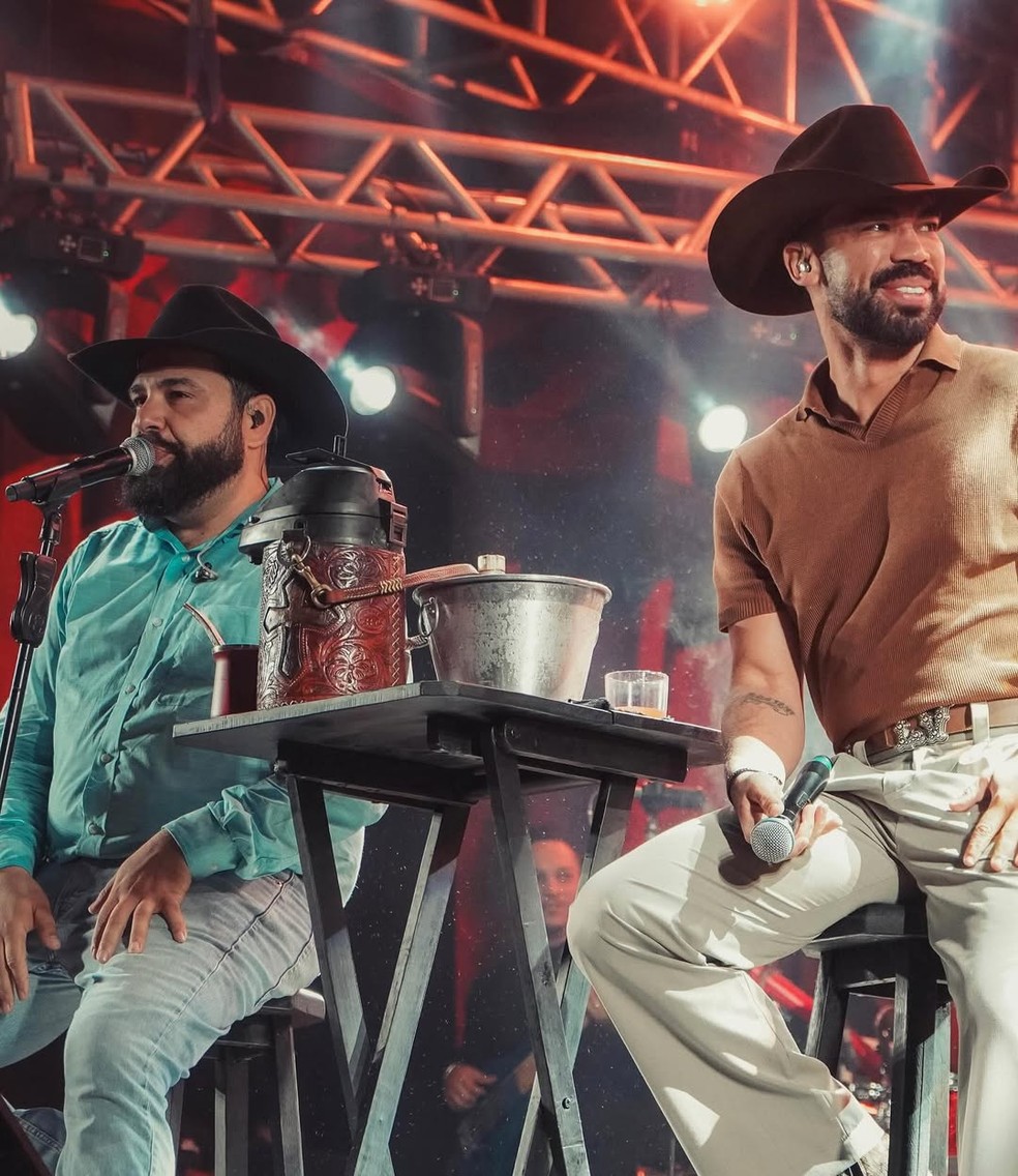 A dupla sertaneja Léo & Raphael — Foto: Reprodução/Instagram