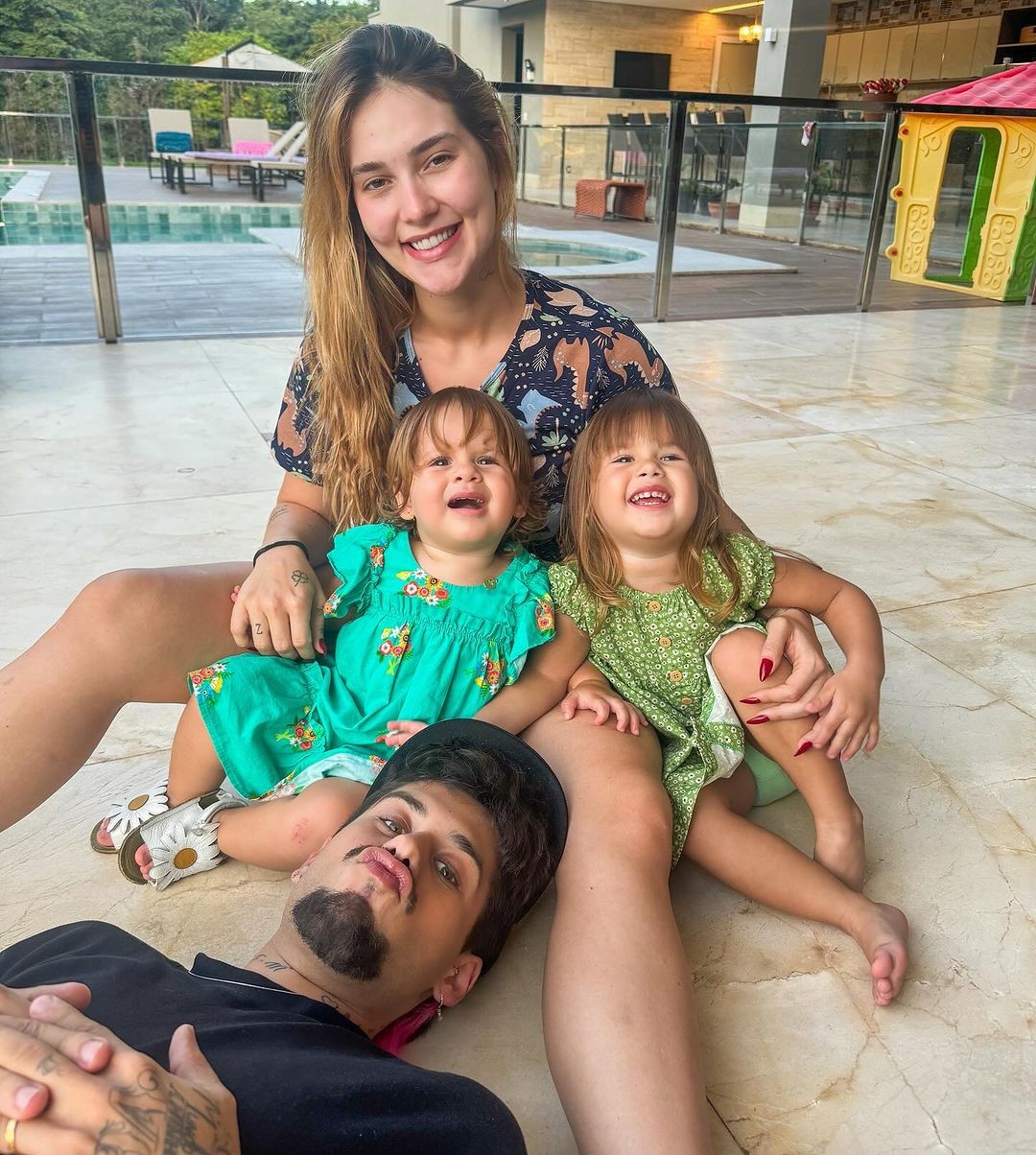 Virginia Fonseca and Ze Felipe with their daughters Maria Alice and Maria Flor - Photo: Reproduction / Instagram