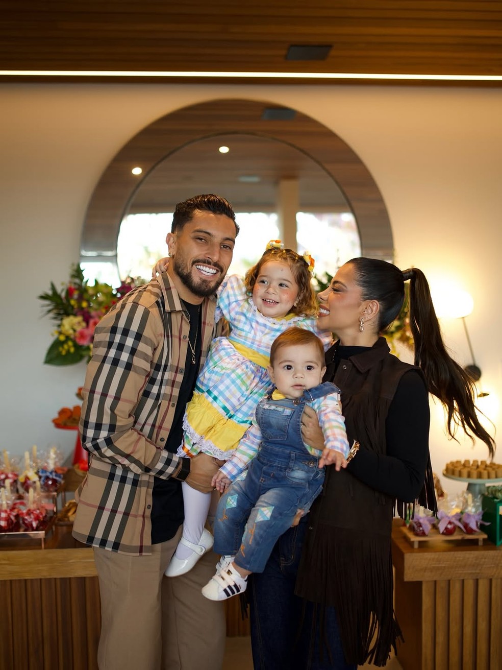Vitória Telles, cantora e influenciadora, fala sobre maternidade e vida ao lado do jogador Alex Telles — Foto: Reprodução Instagram