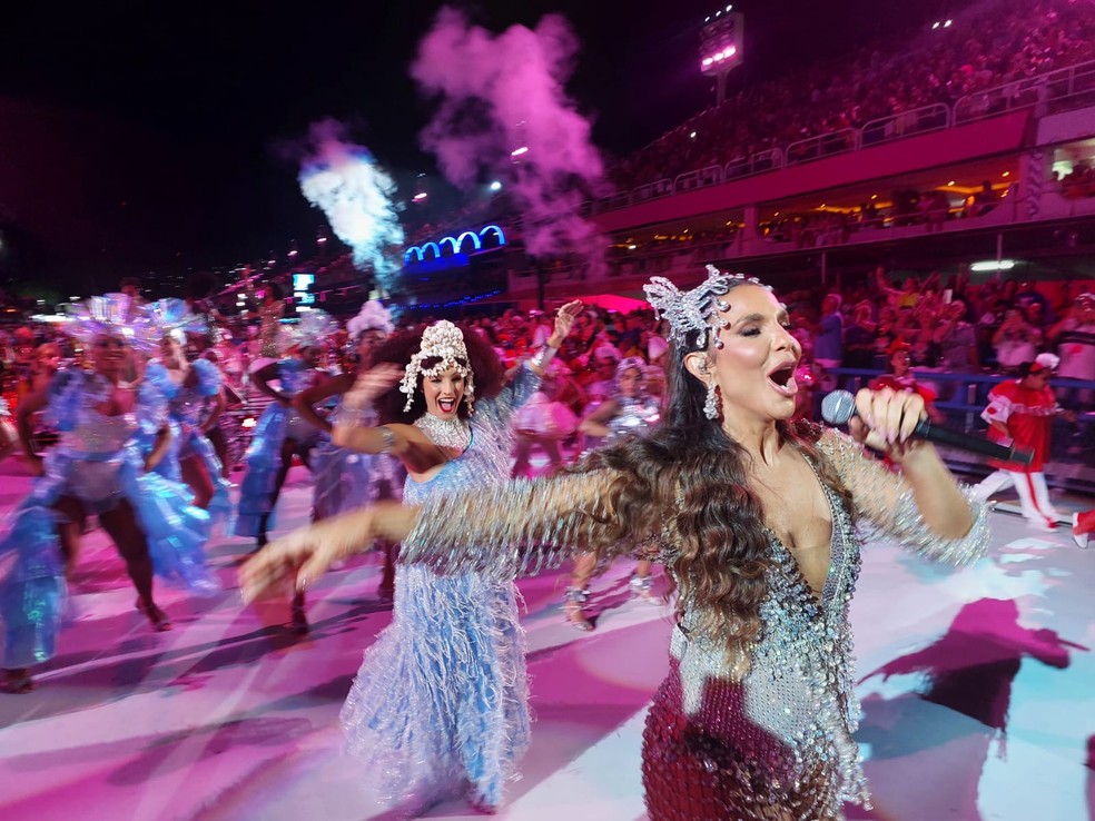Ivete Sangalo no show de abertura do Desfile das Campeãs — Foto: Domingos Peixoto/Agência O Globo