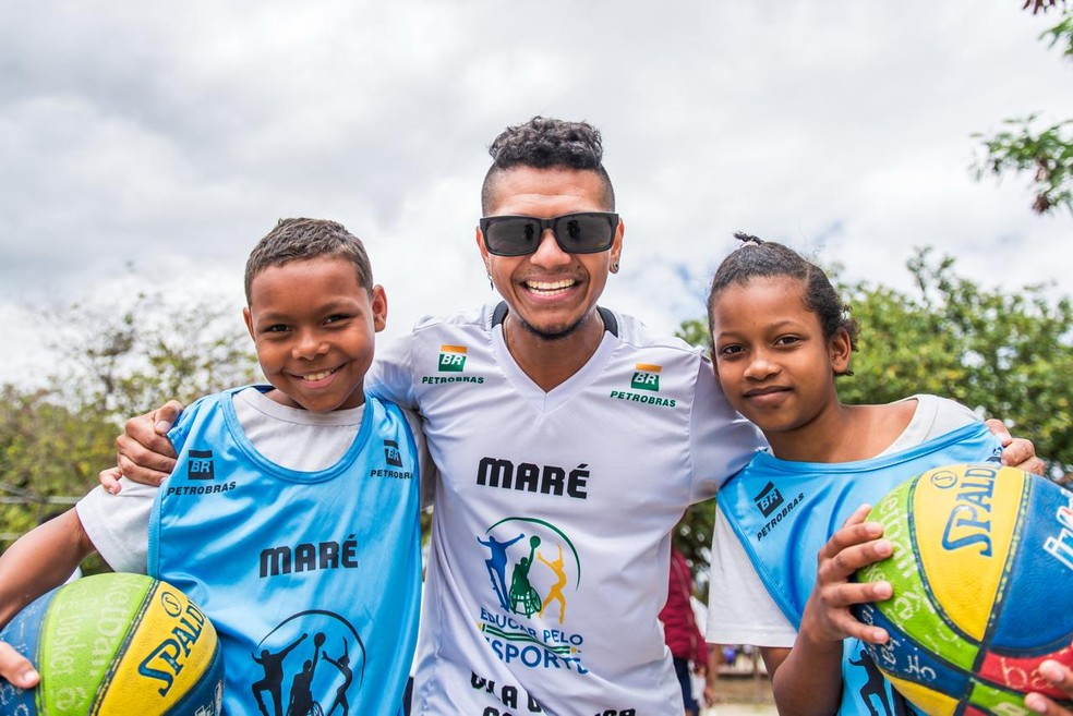 Projeto esportivo desenvolvido no Complexo da Maré está com inscrições abertas — Foto: Michele Gomes
