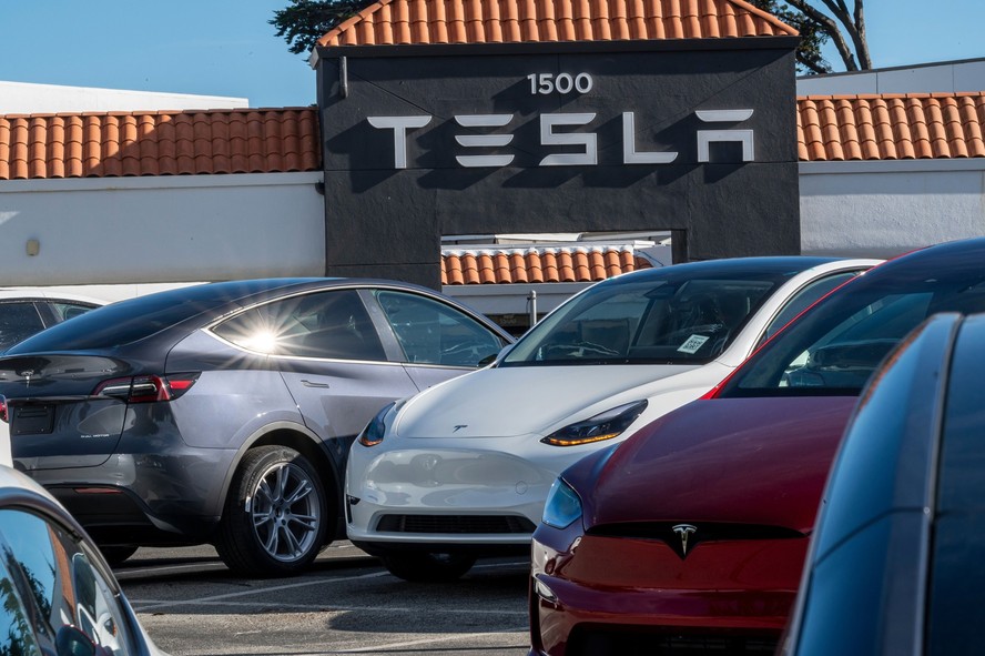 Loja da Tesla em Colma, na Califórnia