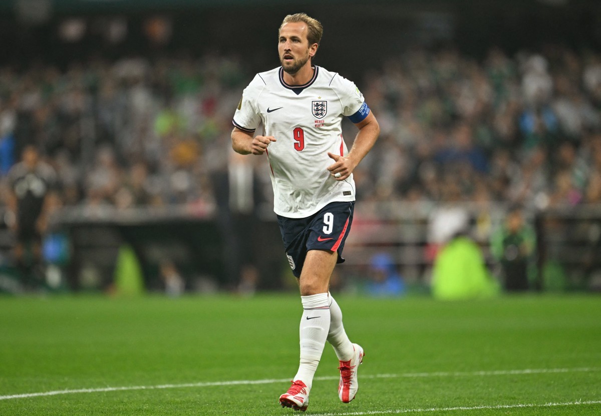 Kane marca de pênalti e web lamenta eliminação do Brasil