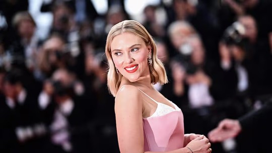 Scarlett Johansson contrata advogados para contestar voz 'estranhamente semelhante' à dela no ChatGPT