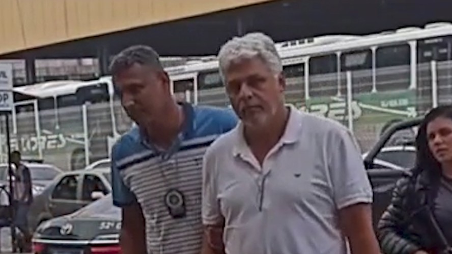 O acusado, Jorge Alberto Nogueira Costa, foi preso em casa, em Niterói
