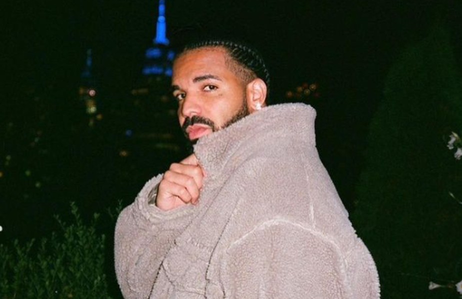 Drake aparece com visual diferente e vira piada nas redes sociais - Monet