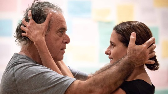 Tony Ramos e Denise Fraga vão voltar aos palcos com a peça 'O que só sabemos juntos', garante a atriz