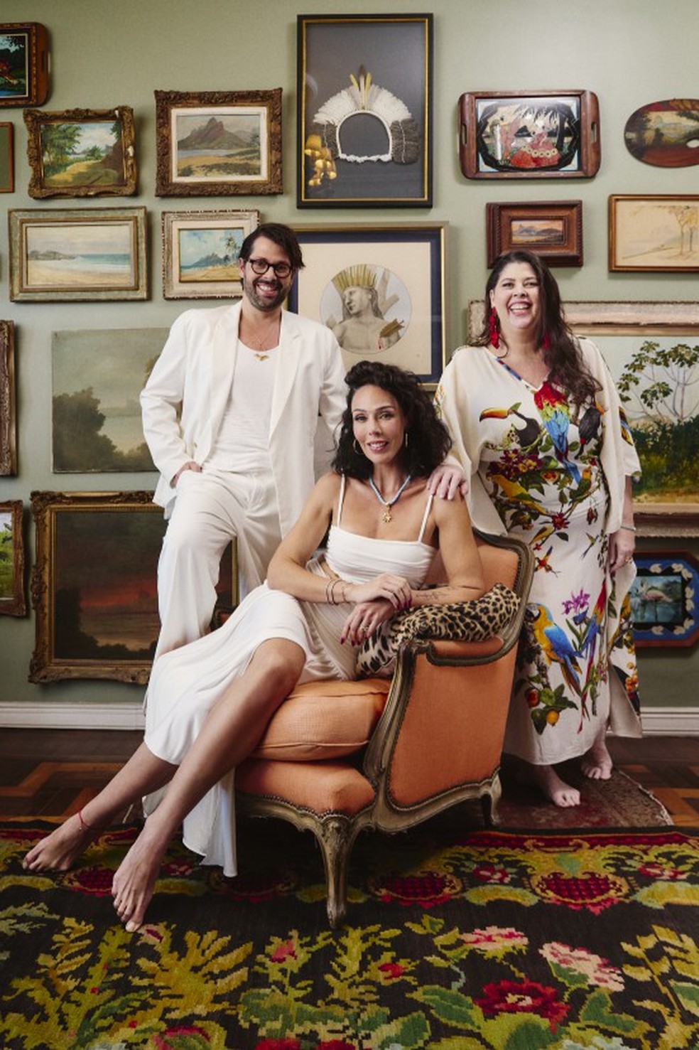 Thomàz, Sharon (seated) and Sol: Jewish Christmas — Photo: Andressa Guerra