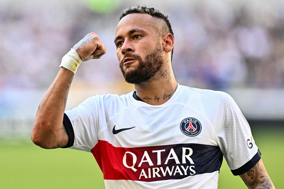 Com atuação sem brilho de Neymar, Al-Hilal empata com Damac pelo
