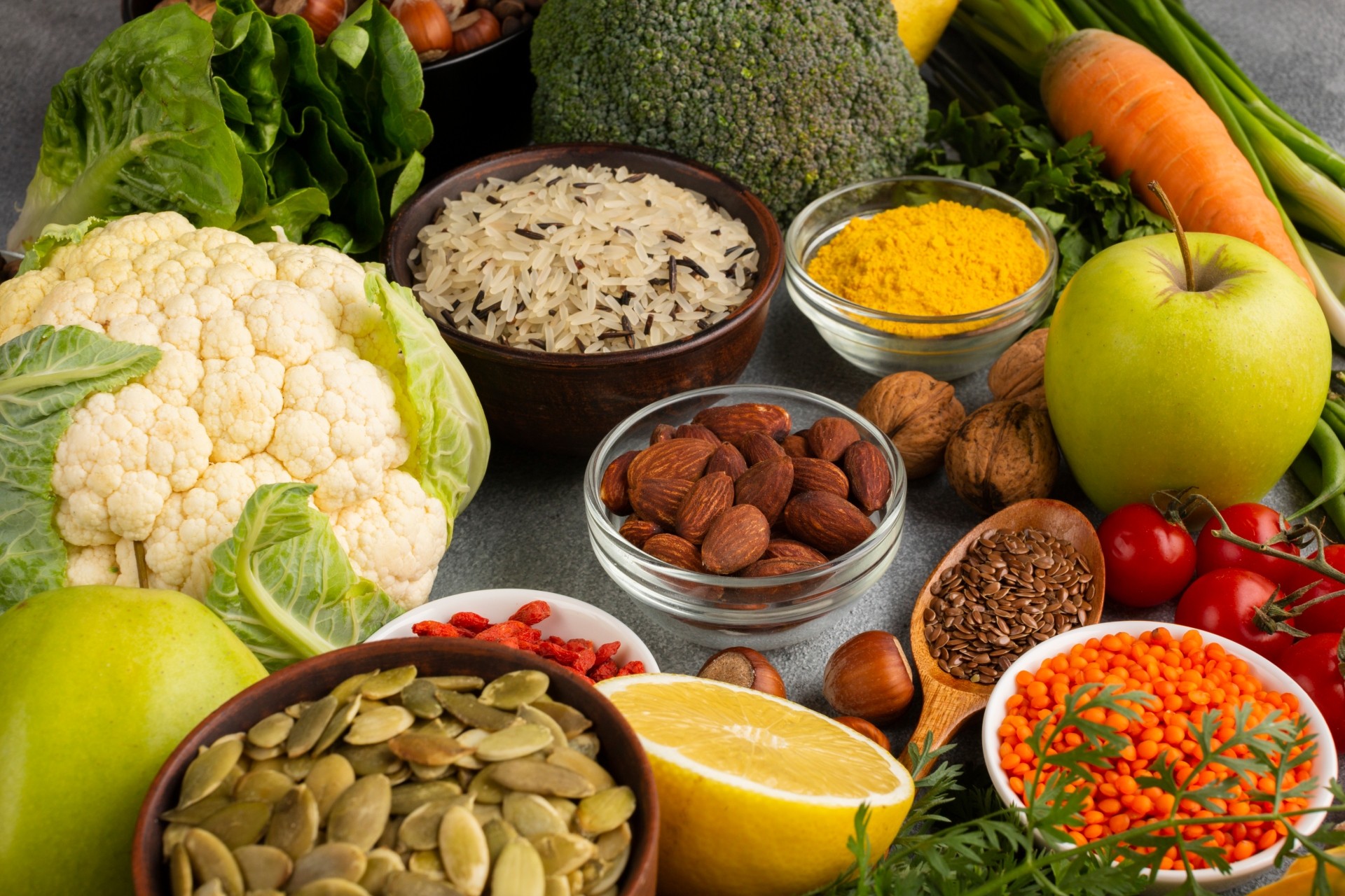Contra a inflação, deputado francês propõe lei para garantir 100 alimentos saudáveis a preço de custo