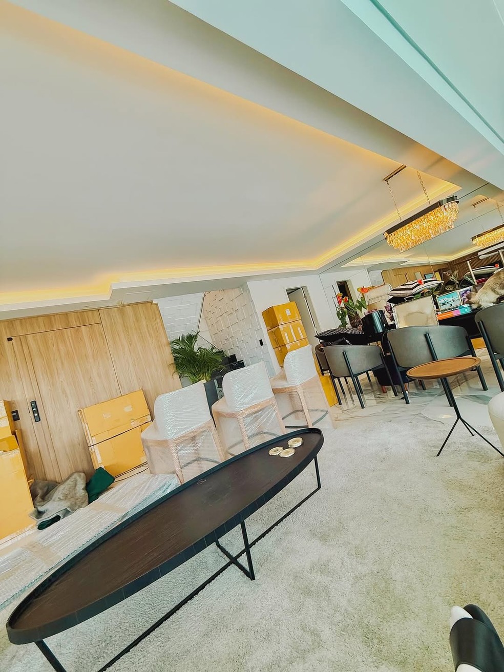 Filho de Chitãozinho, Enrico mostrou novo apartamento moderno em SP — Foto: Reprodução Instagram