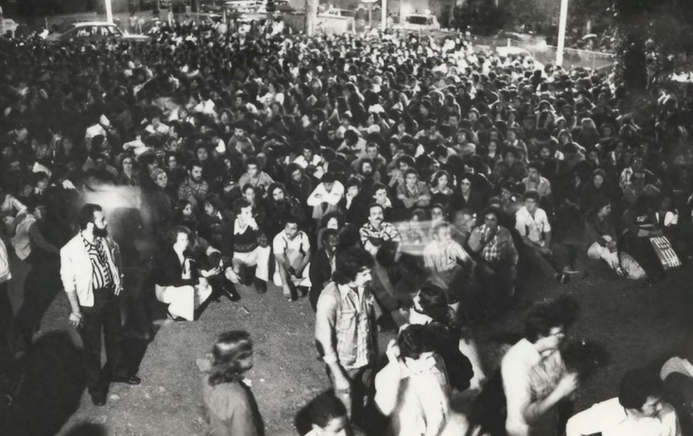 Invasão da PUC-SP: Mais de 800 estudantes detidos no estacionamento — Foto: Divulgação/Comissão da Verdade