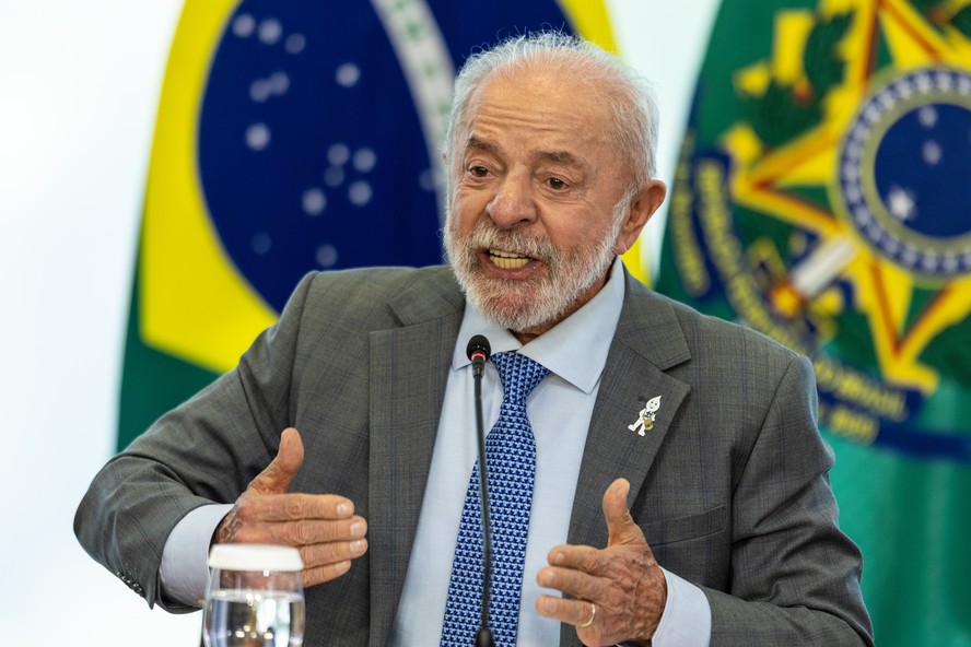 Lula sanciona lei que cria dia de homenagem a vítimas da Covid-19