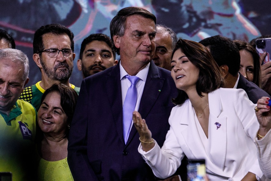 AGU recorre de indenização a Michelle e Bolsonaro e defende fala de ...