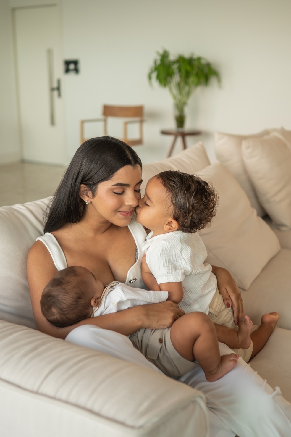 Após duas gestações, Ary Mirelle fala sobre corpo e pressão nas redes — Foto: Divulgação Deborah Ghelman