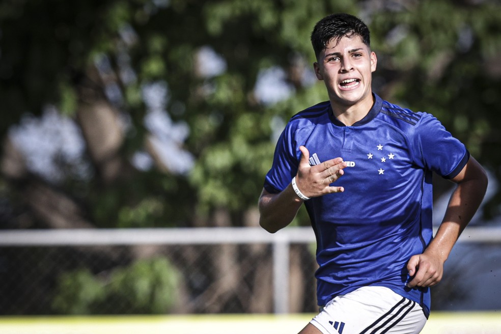 BRILHANDO NO SUB-20! Dispensado pelo São Paulo é artilheiro pelo Cruzeiro