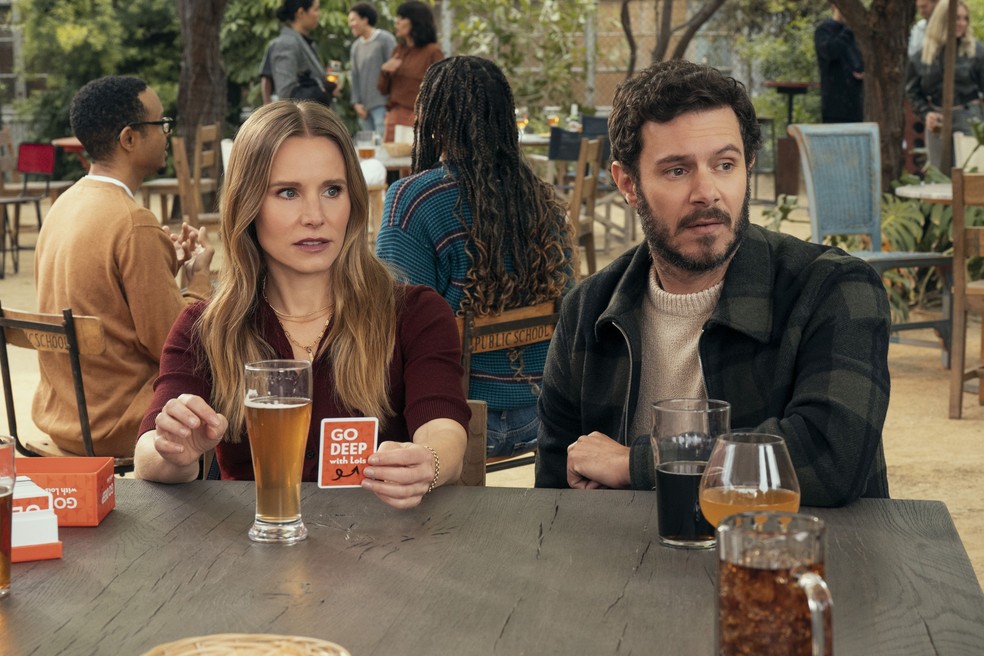 Kristen Bell como Joanne, Adam Brody como Noah, na segunda temporada de'Ninguém quer' — Foto: ERIN SIMKIN/NETFLIX