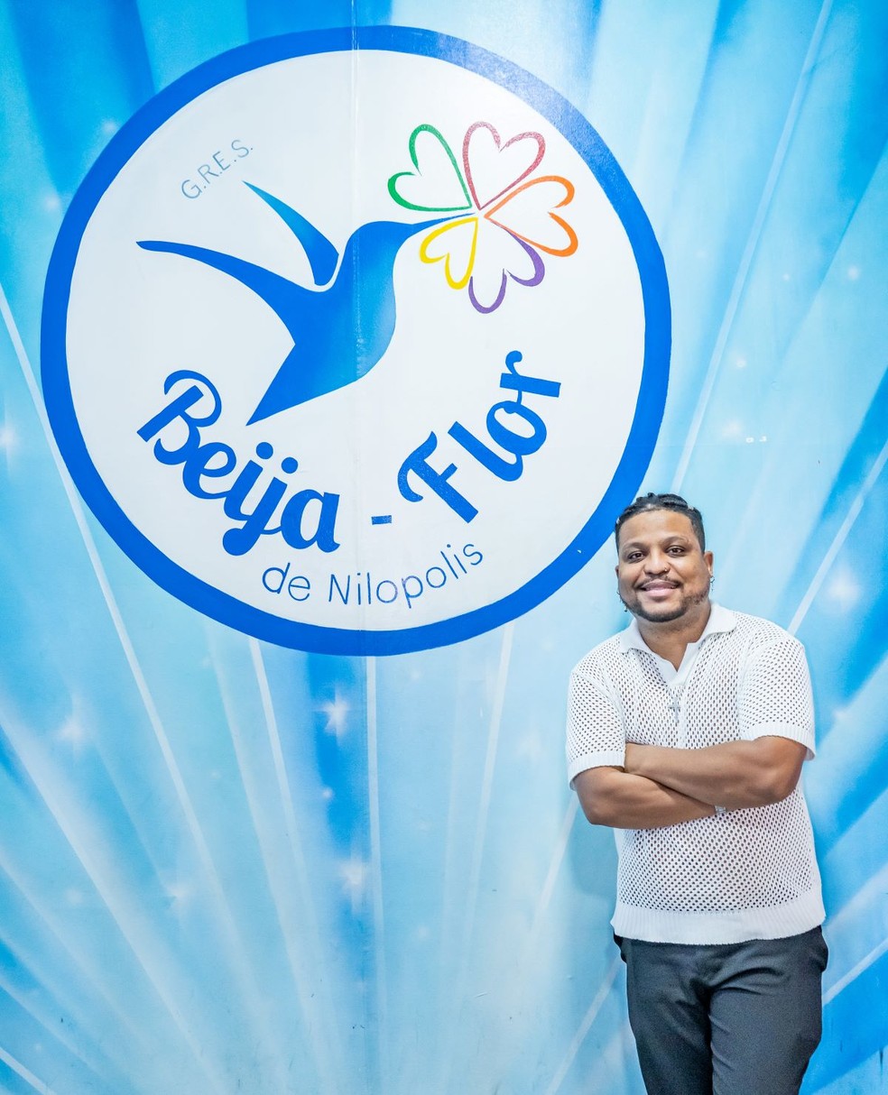 Nino tem longa relação com a Beija-Flor, onde cantou de 2012 a 2017 e retornou ao carro de som em 2025 — Foto: Divulgação/Cesar Diogenes