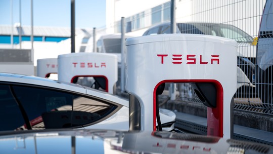 Musk desfaz acordo sobre uso de carregadores elétricos da Tesla por outras montadoras