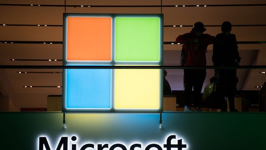 Microsoft tem o menor crescimento de vendas desde 2020 no 2º tri com efeito do dólar forte