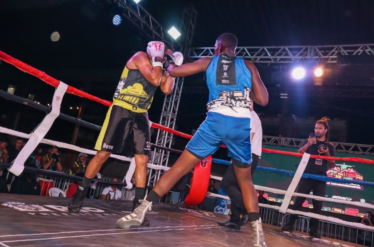 Ringue ao ar livre: Praça em Ipanema recebe competição de boxe